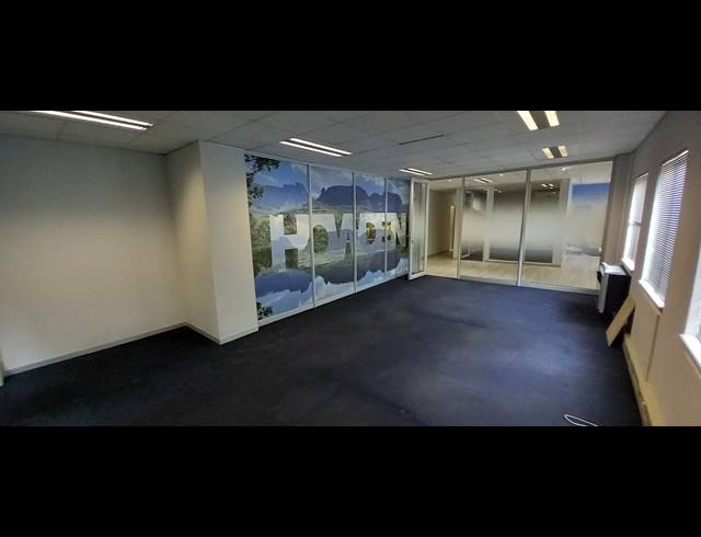 283M² OFFICE TO LET IN BRYANSTON